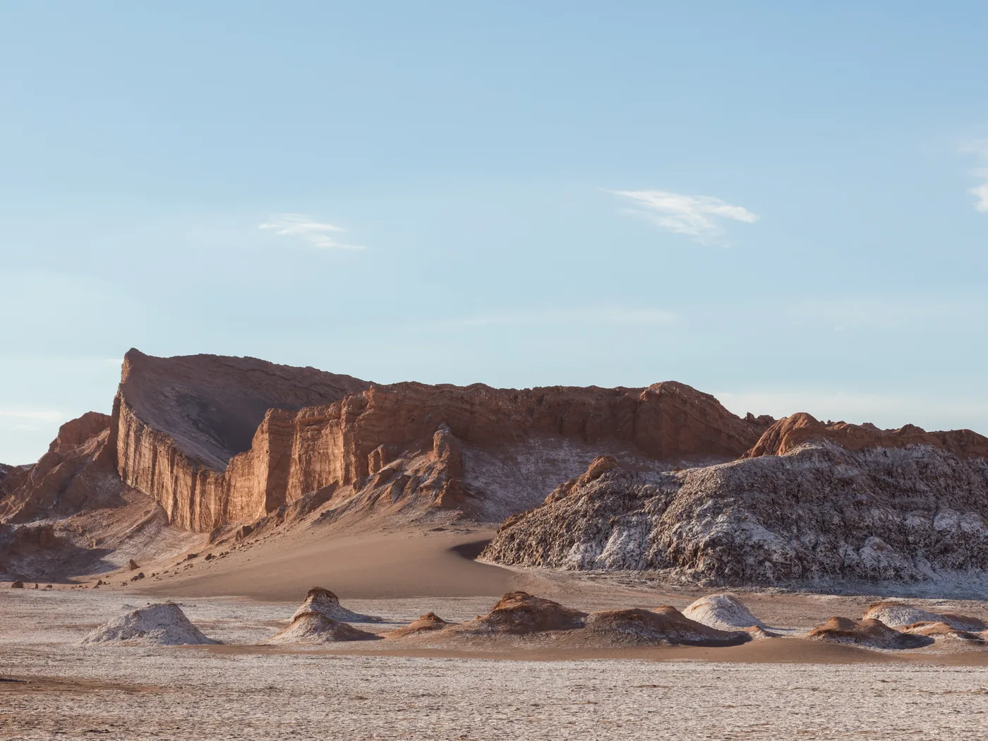 Větrem vymodelovaná skála v Údolí Měsíce (Valle de la Luna) v Atacamě